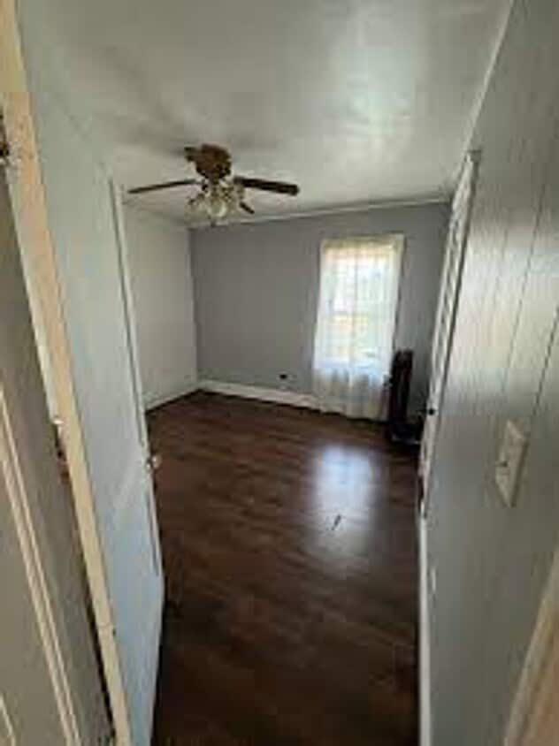 Building Photo - Spacious Single-Family Home with Washer/Dryer Hookups