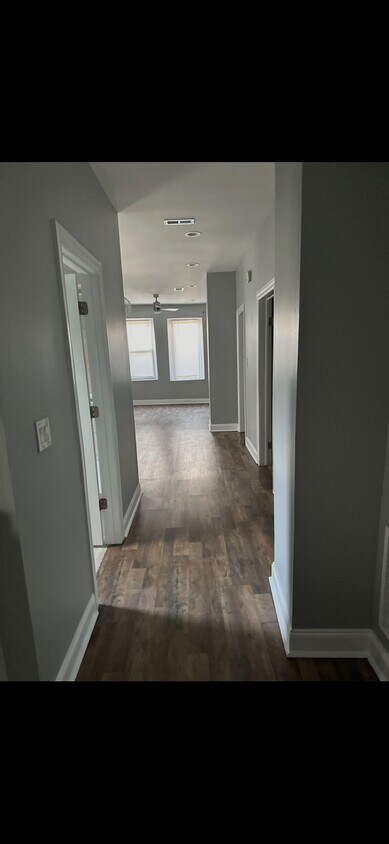 Foto principal - 10747 S Michigan Ave