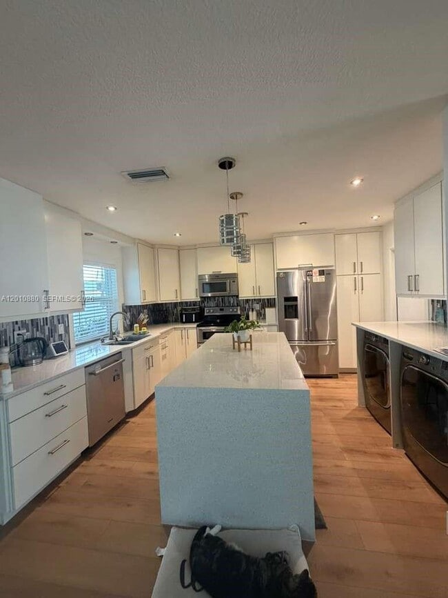 Foto del edificio - 8202 NW 91st Terrace