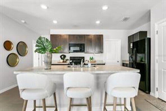 Foto del edificio - Beautiful 2 Story Home!!