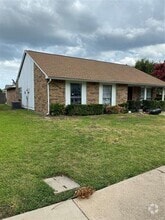 Building Photo - 902 Maydelle Ln