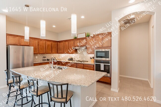 Building Photo - 41645 W Barcelona Dr