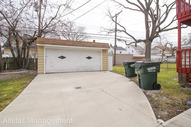 Building Photo - 2 br, 1 bath House - 4801 E 84th Street Up