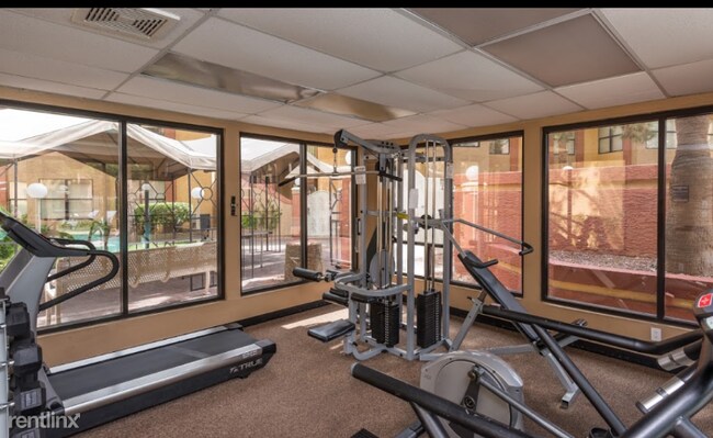 Foto del edificio - 1 br, 1 bath Condo - Flamingo