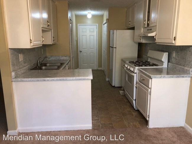 Building Photo - 4 br, 3 bath House - 214 Oakwood Circle