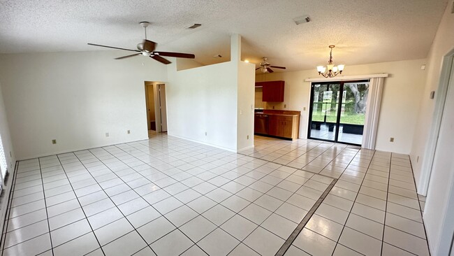 Foto del edificio - 2310 SE Tiffany Ave