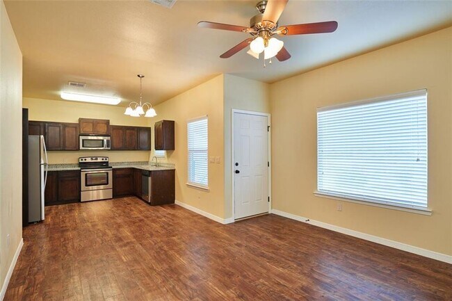 Building Photo - 5570 Confetti Dr