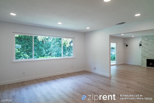 Building Photo - 3 br, 2 bath House - 1089 Sand Bar Circle,...