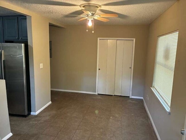 Photo - 6330 Fabian Dr House