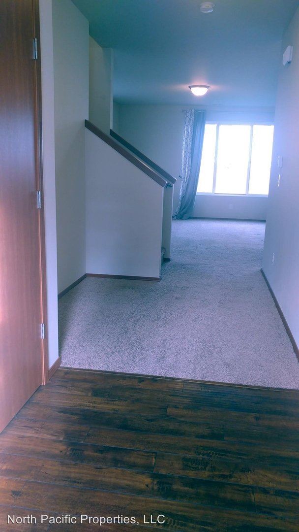 Building Photo - 3 br, 2.5 bath House - 925 138th Pl SW