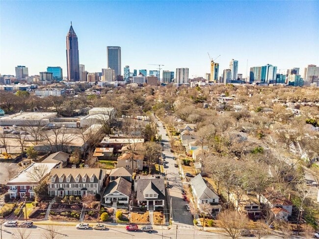 Foto del edificio - 724 Charles Allen Dr NE