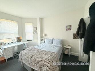 Building Photo - 833 Beacon St