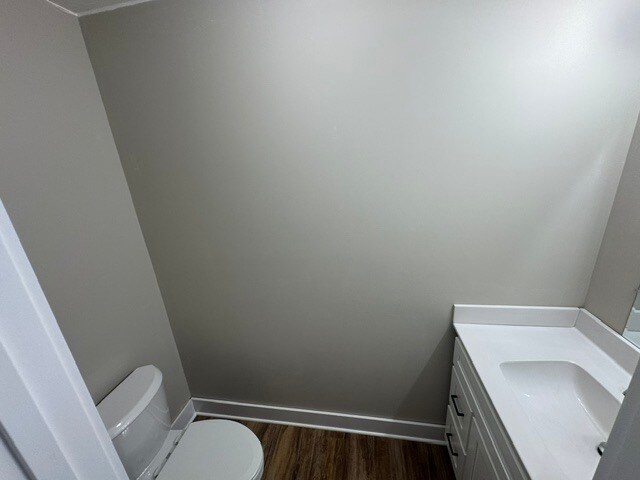 Foto del edificio - 1355 Woodlawn Rd