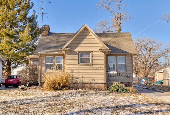 Foto del edificio - HIGHLAND PARK GEM!! 2 Bedroom, 1 Bathroom Home in Des Moines!