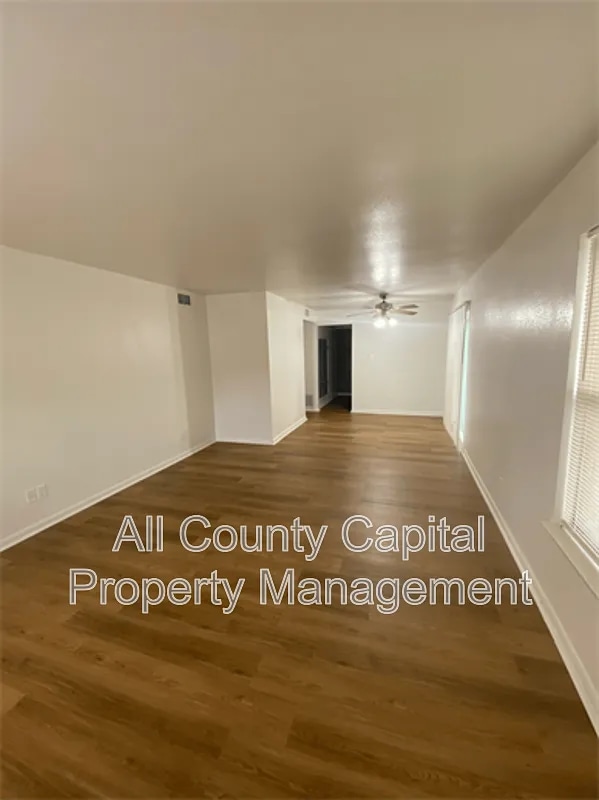 Building Photo - 829 Ken St