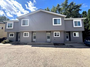 Building Photo - 220 Swanton Rd