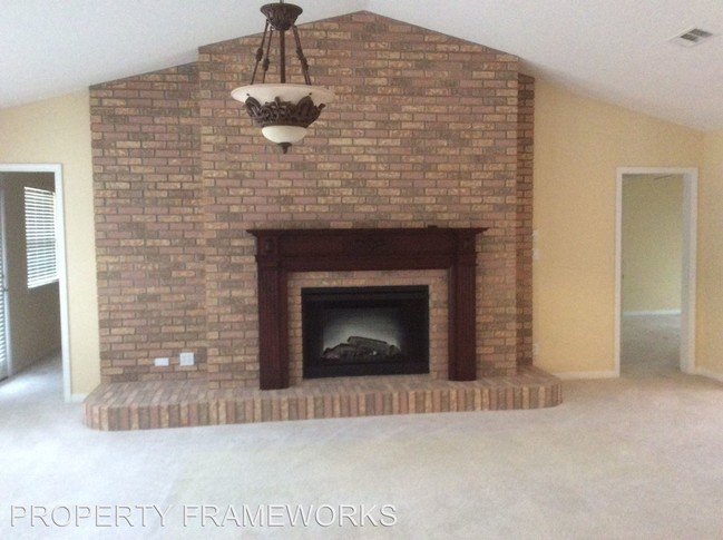 Building Photo - 3032 Cobblestone Dr