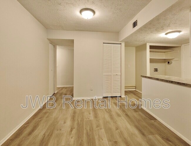 Foto del edificio - 7201 Arlington Expy