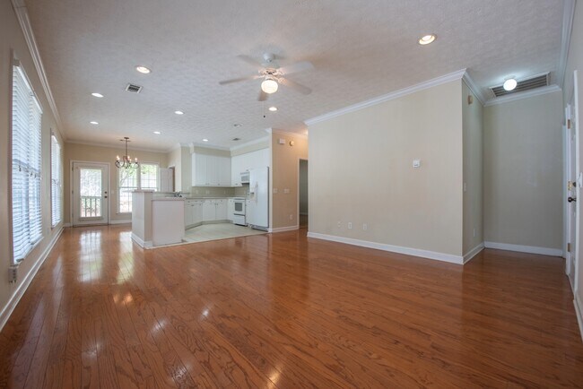 Foto del edificio - 1613 Over Cup Cir