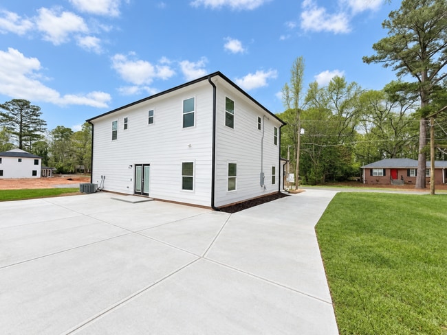 Photo - 201 Briarcliff Lane House