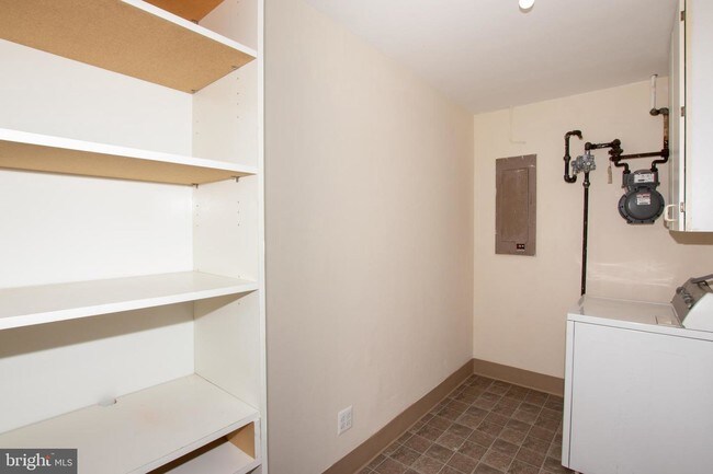 Foto del edificio - 6204 Yellowstone Dr