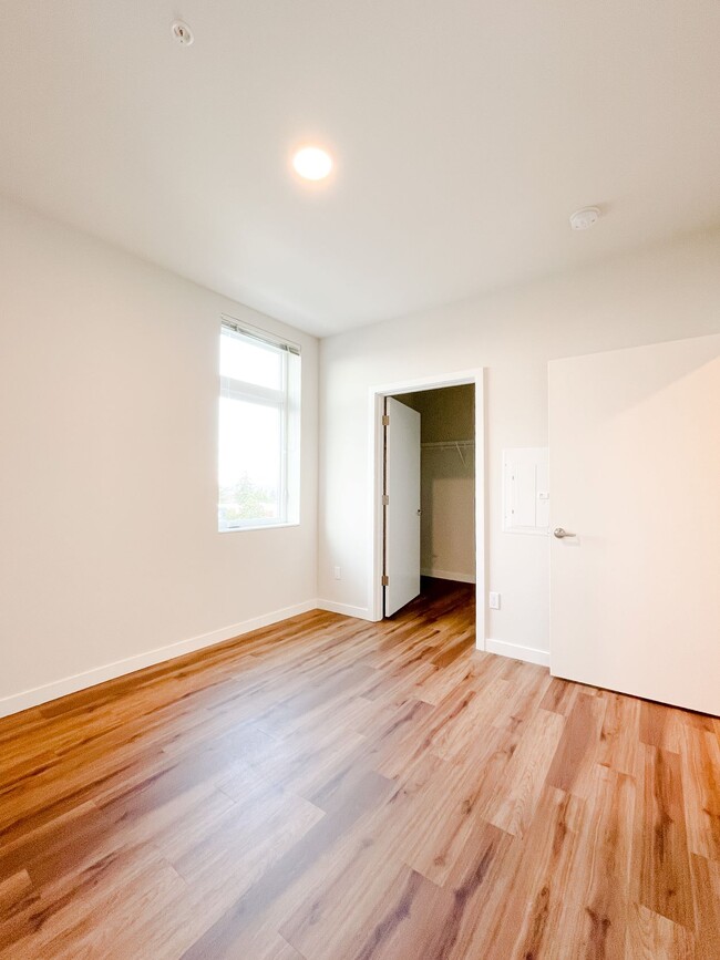 Dormitorio con vestidor - Marquee Apartments