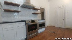 Foto del edificio - 411 W Mistletoe Ave