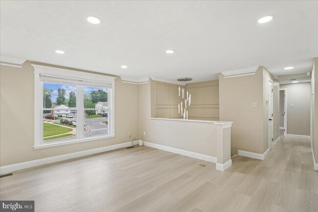 Building Photo - 1315 Danberry Dr