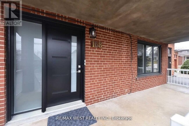 Photo du bâtiment - 168 Strathnairn Ave