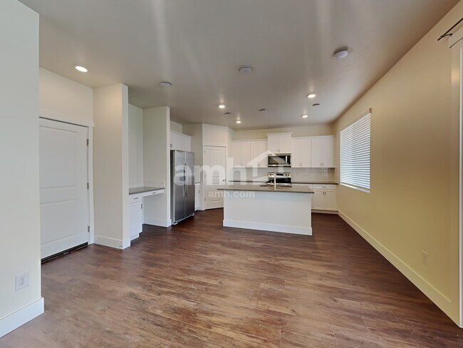 Building Photo - 6485 E Paseo Baranda