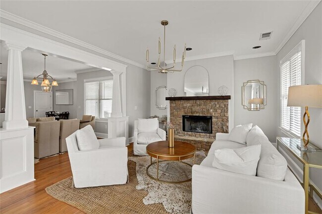Foto del edificio - 372 Clifford Ave NE