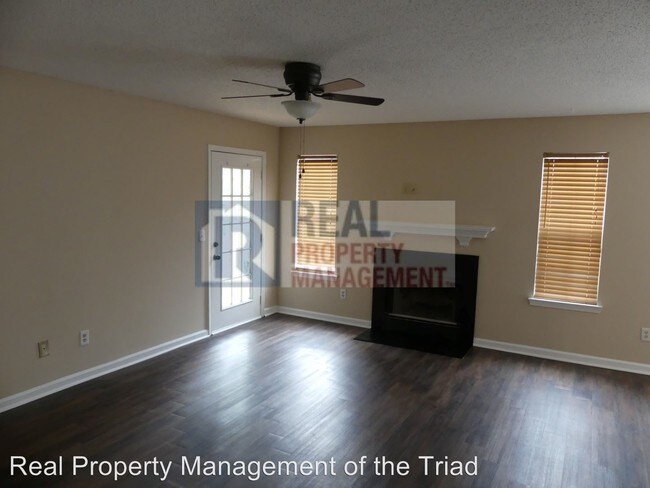 Building Photo - 2 br, 2 bath House - 4224-A Edith Lane