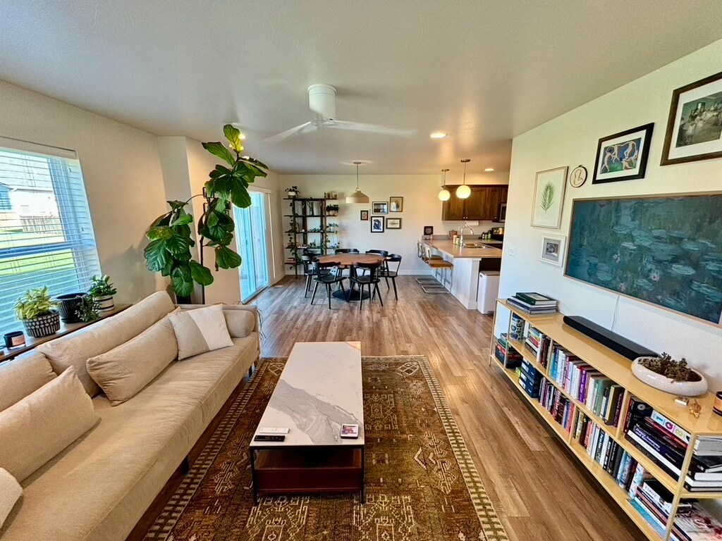 Foto principal - 1640 New Holland Dr