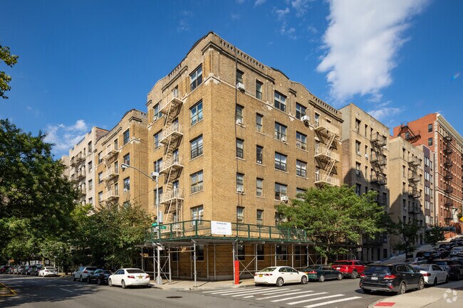 Building Photo - 710 Riverside Dr