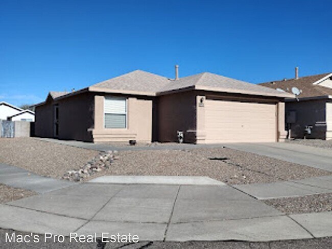 Building Photo - 2 br, 2 bath House - 1663 E. Saint Bernadi...