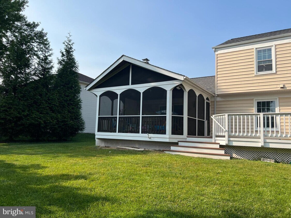 13411 Point Pleasant Dr, Chantilly, VA 20151 House for Rent in