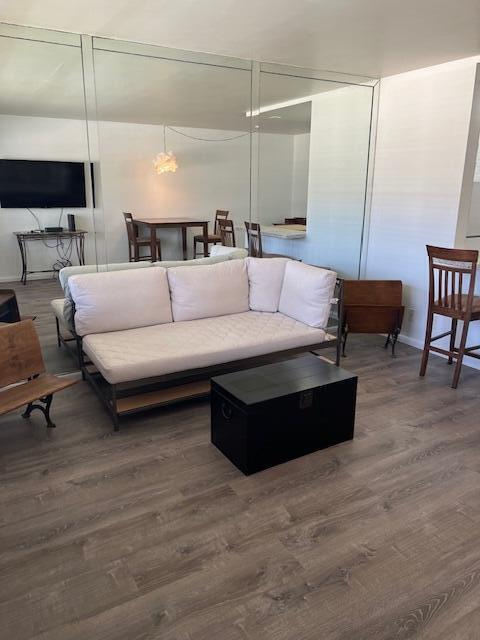 Foto del edificio - 127 Westbury E