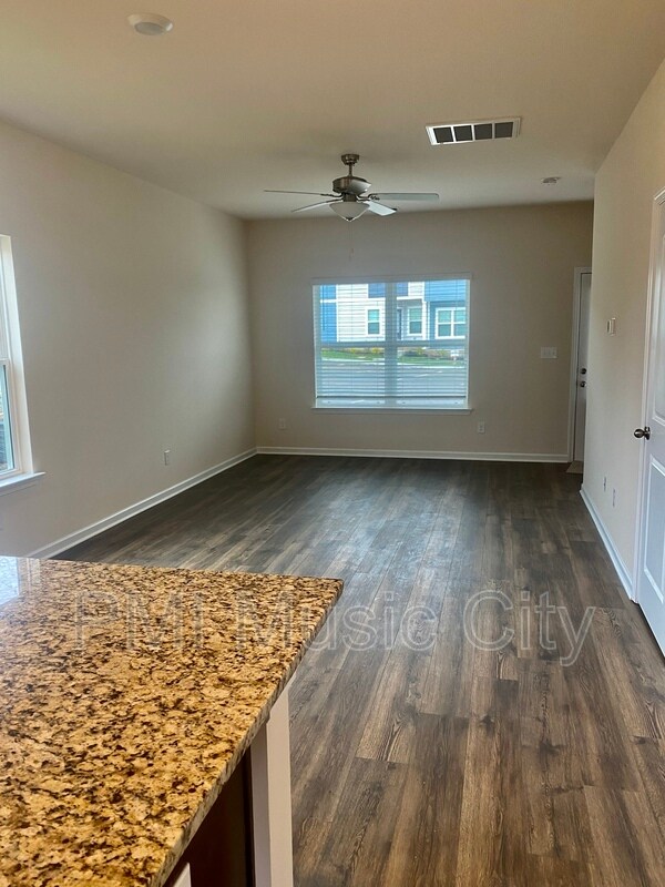 Building Photo - 8102 Logan Dr
