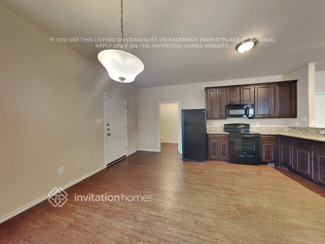 Building Photo - 1832 Village Park Trail