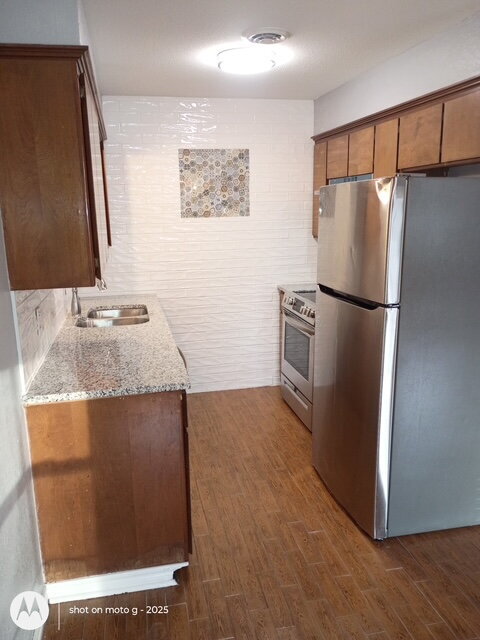 Building Photo - "Charming 2-Bed Duplex with Granite Elegance at 3227 South 54 Street, Fort Smith!"