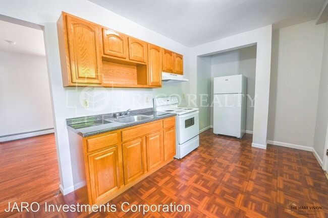 Building Photo - 451-455 Edgewood St