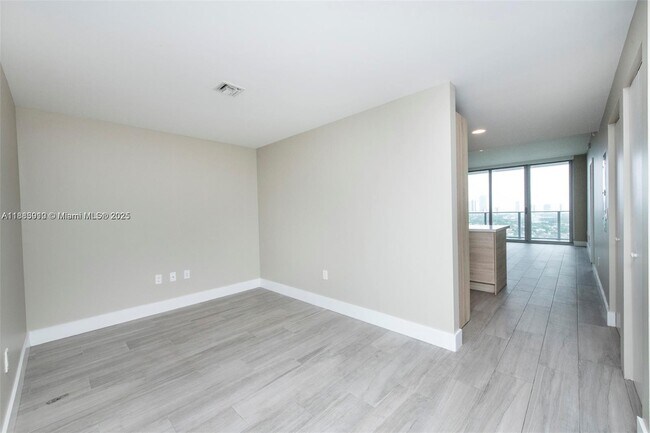Foto del edificio - 16385 Biscayne Blvd