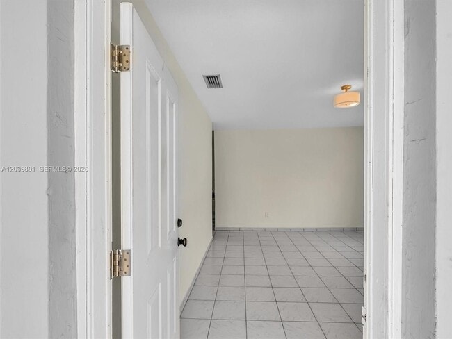 Building Photo - 22 SW 55th Avenue Rd