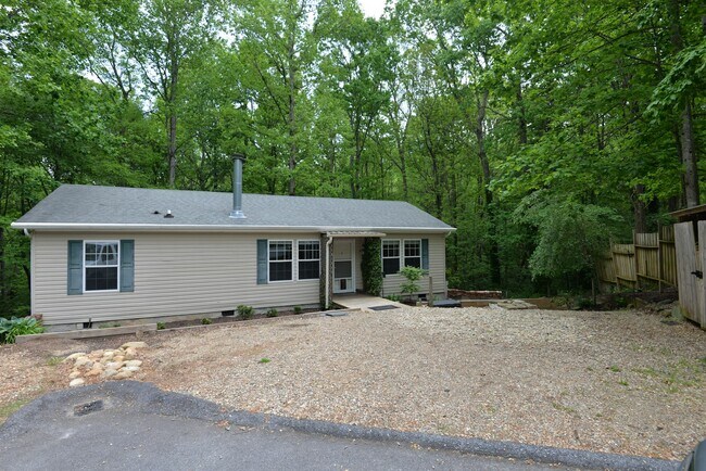 Building Photo - 6 Coriander Ct