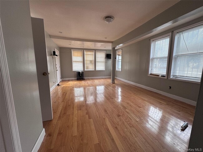 Building Photo - 107-01 Pinegrove St