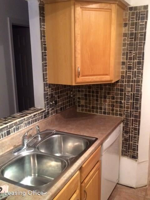 Building Photo - 2 br, 2 bath House - 2906 West Avenue Unit 9