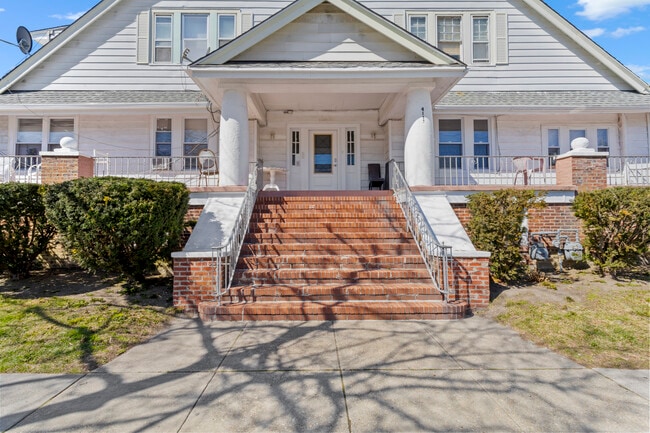 Building Photo - 4333 Ventnor Ave