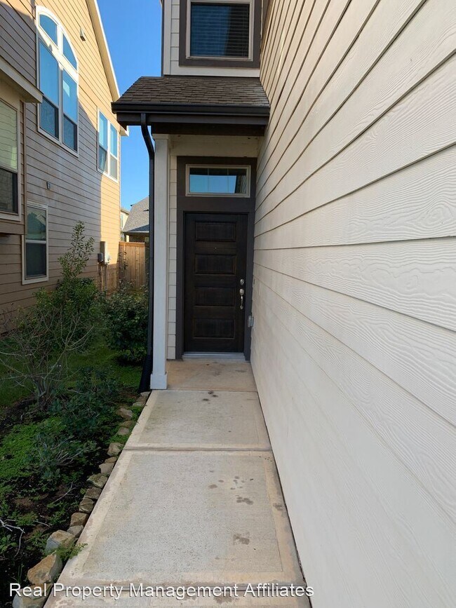 Building Photo - 3 br, 2.5 bath House - 8734 Laurel Crest Dr
