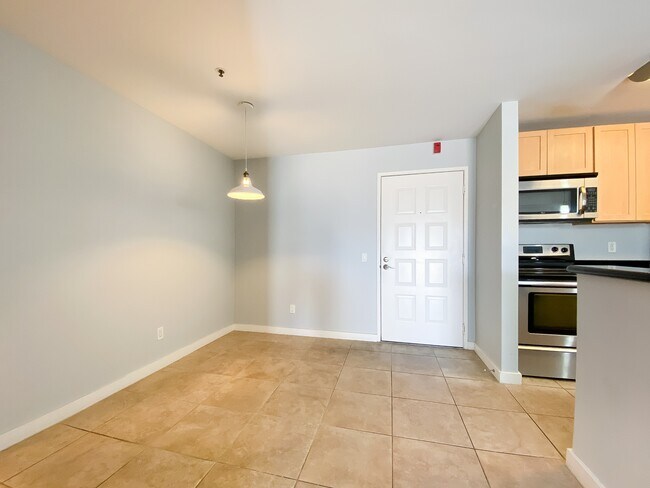 Foto del edificio - 6400 Christie Ave