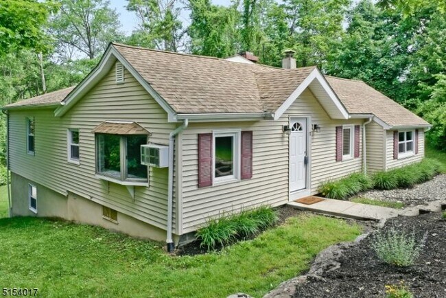 Building Photo - 7 Beach View Ct